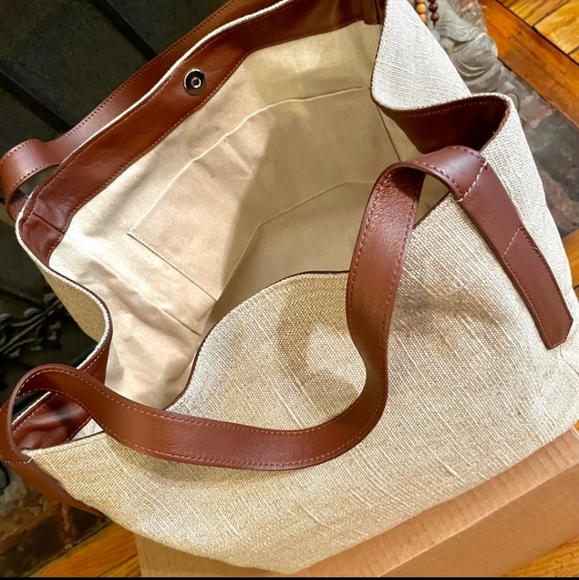Mark & Graham ITALIAN LINEN TRAVEL TOTE - Picture 4 of 12